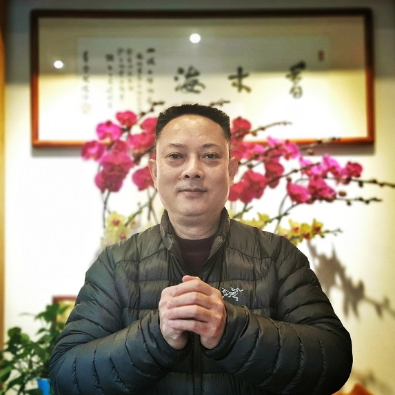 香木海董事長(zhǎng)譚偉中給大家拜年啦！